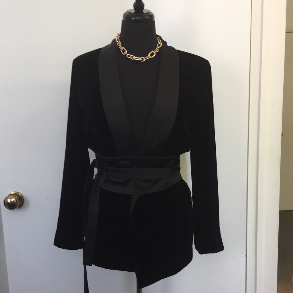 New with tags Zara velvet blazer sz L